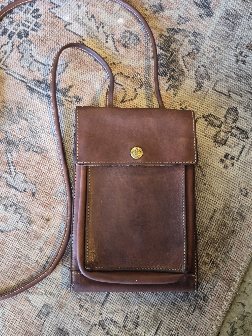 Classic Brown Leather Crossbody Phone Bag VINTAGE